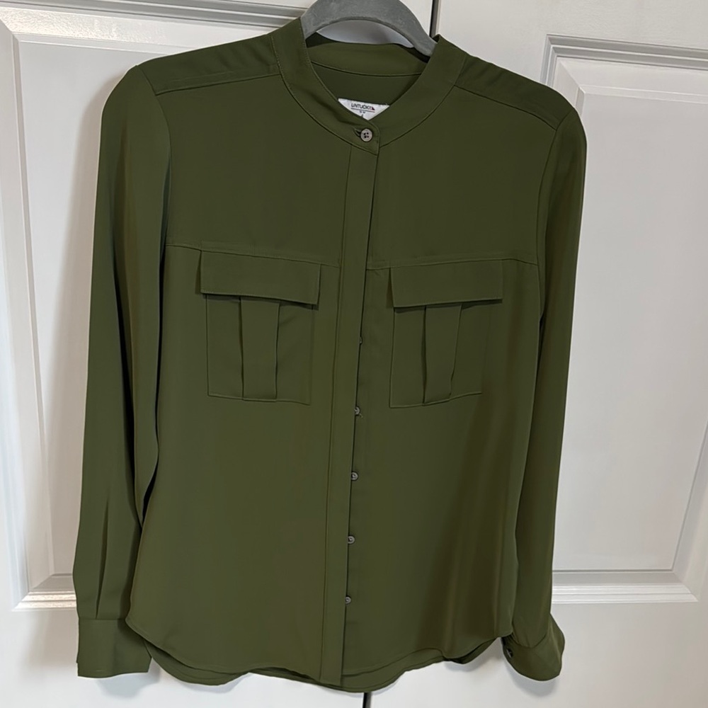 Untuckit blouse olive green size 4